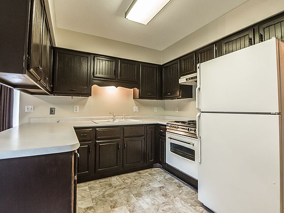 4th image of 410 N Chestnut St