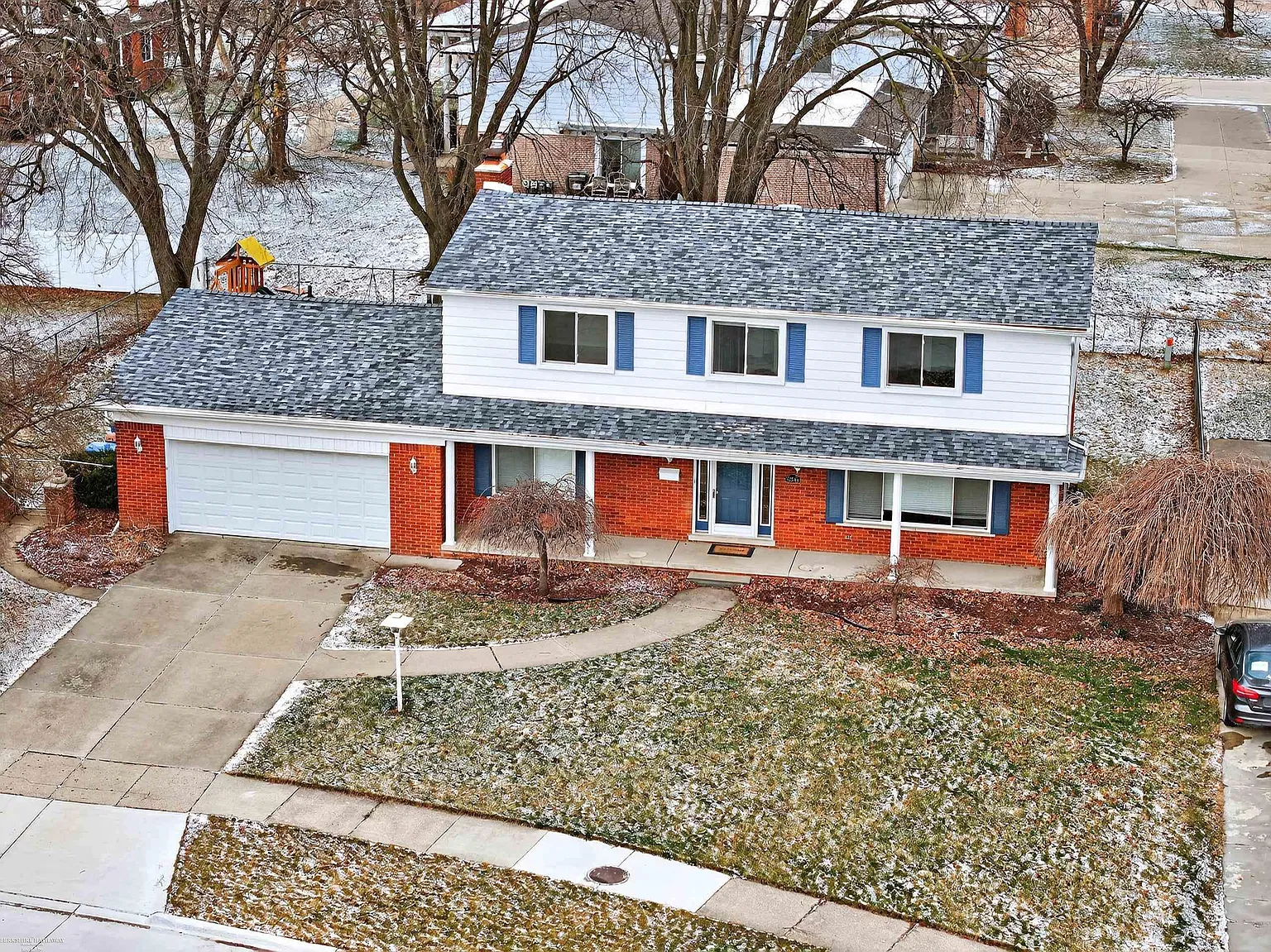 32645 Northampton Dr photo 1