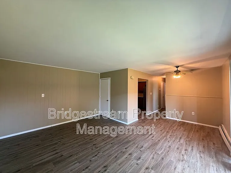 401 Elder Dr #2 — Photo 3
