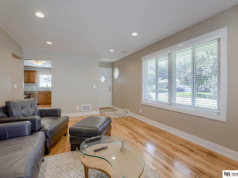 2425 S 47th St — Photo 3