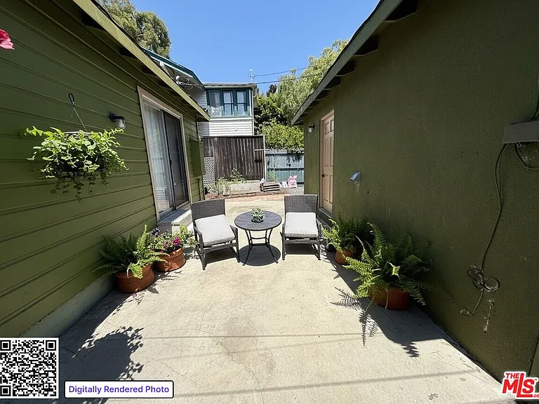 802 Superba Ave — Photo 24