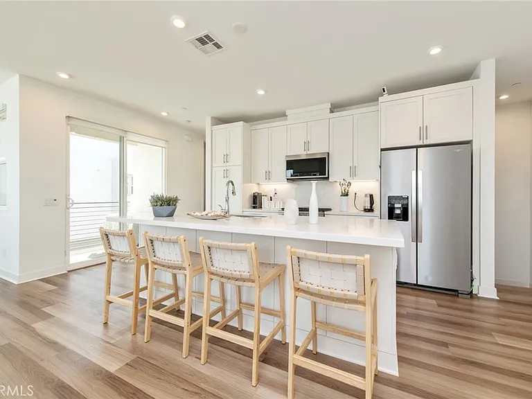 1515 W Bushell St — Photo 1