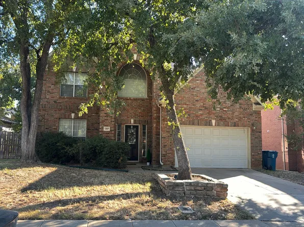 1387 Clear Creek Dr, Lewisville, TX 75067