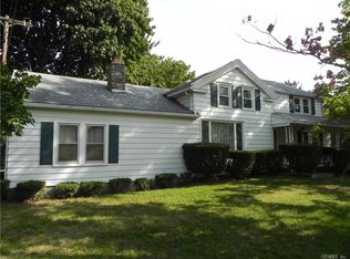 702 Linden Ave, Penfield, NY 14625