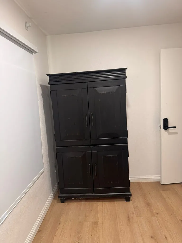 6 bed, 1888 sqft, $850 — Photo 2