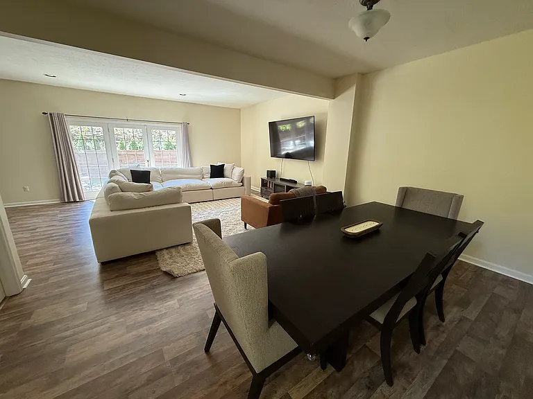 110 Woodcrest Dr — Photo 5