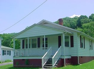 906 W Main St, Saltville, VA