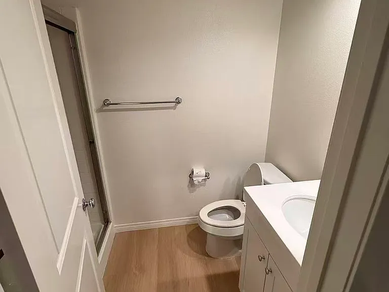 281 N Mar Vista Ave #11 — Photo 12