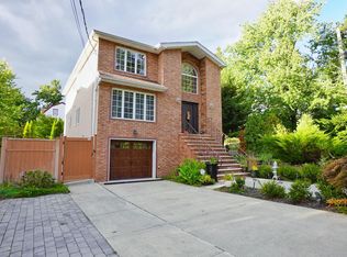 61 Shore Acres Rd, Staten Island, NY 10305