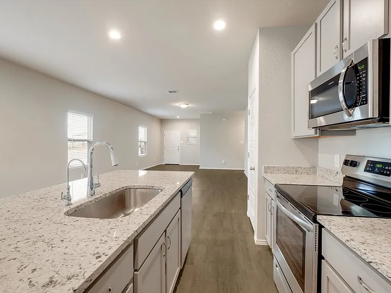 3023 Laguna Clfs — Photo 15