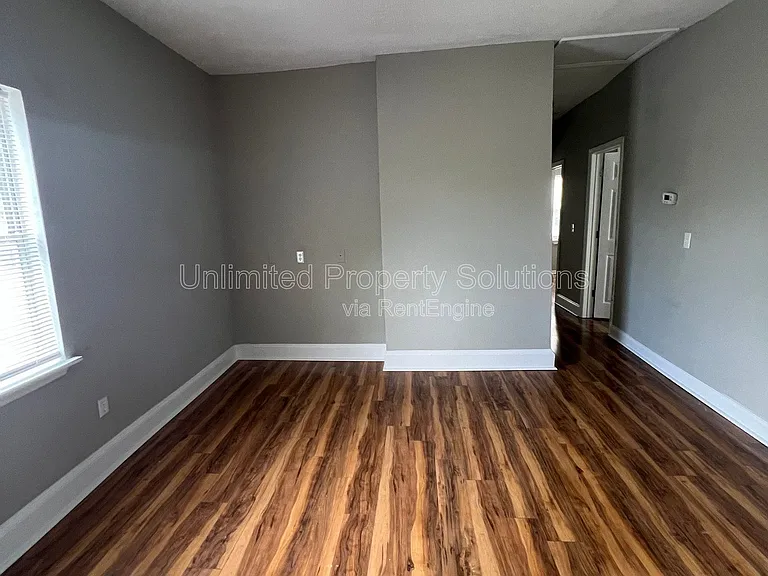 214 S 13th St #B — Photo 7