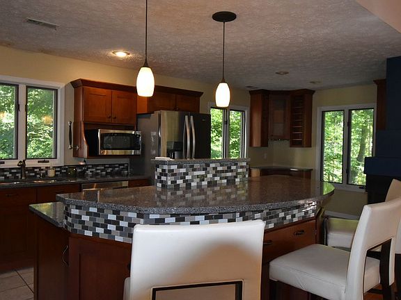 4th image of 4636 N Chatham Dr