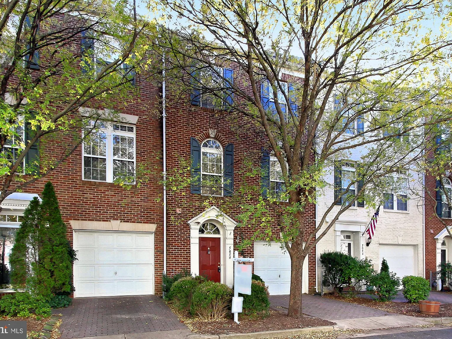 3 bed, 2.5 bath, 2116 sqft, $4,300 — Photo 1