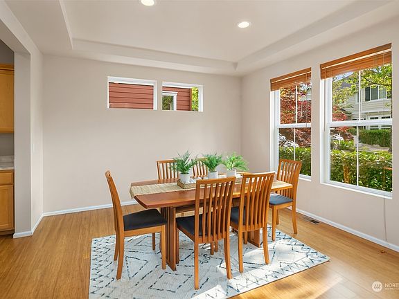 4th image of 2358 30th Avenue NE