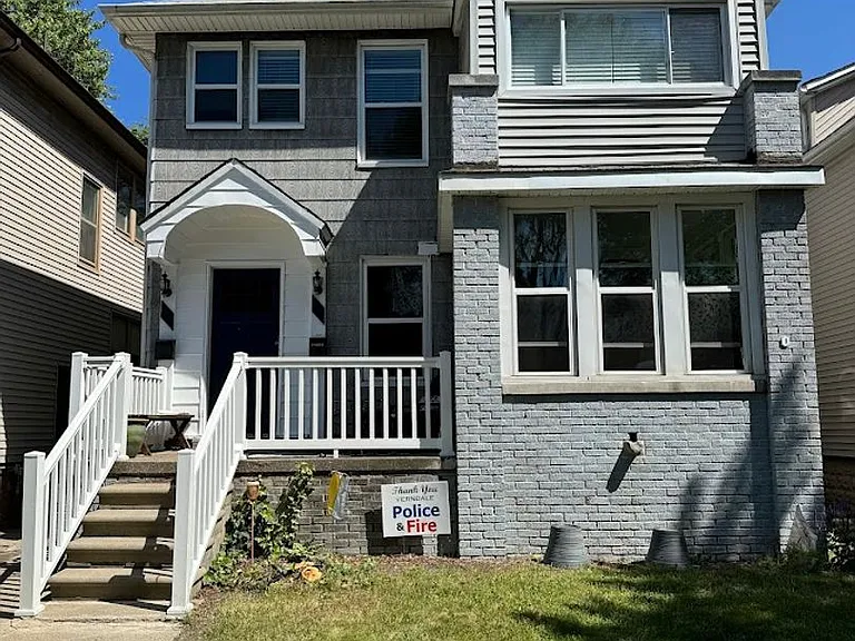 D035 - E Chesterfield 143 — Photo 2