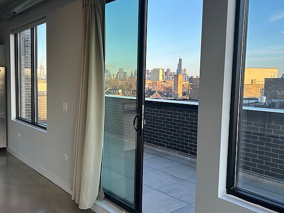 5th image of 1942 W North Ave APT 501