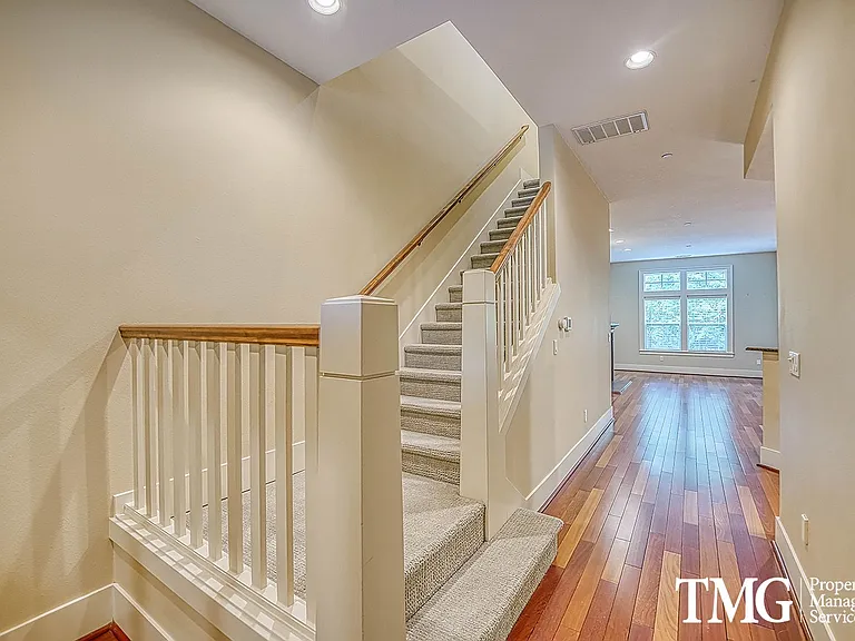 10424 SW Windwood Way — Photo 4