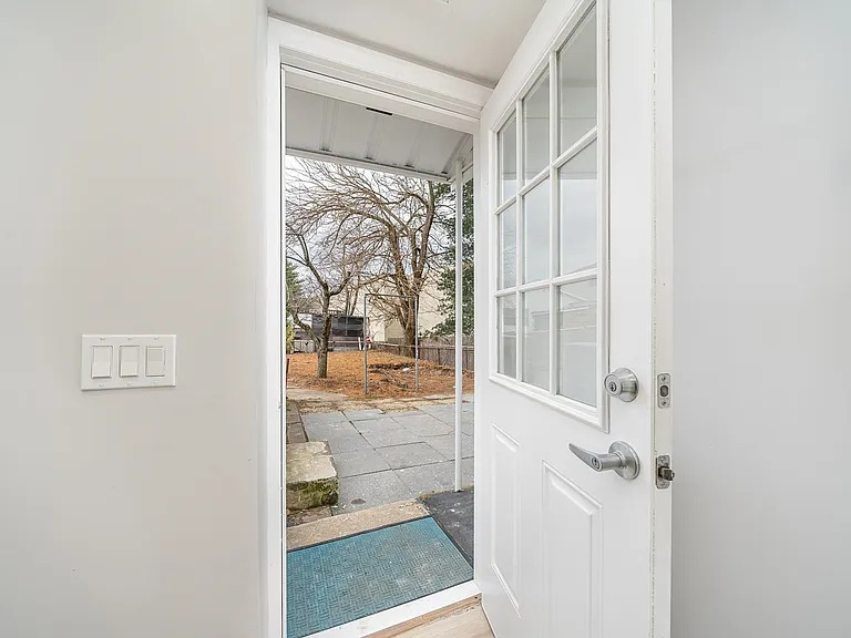 25 Helen St #1 — Photo 11