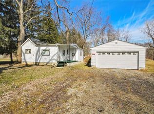 3832 Meadowbrook Dr, Leavittsburg, OH 44430