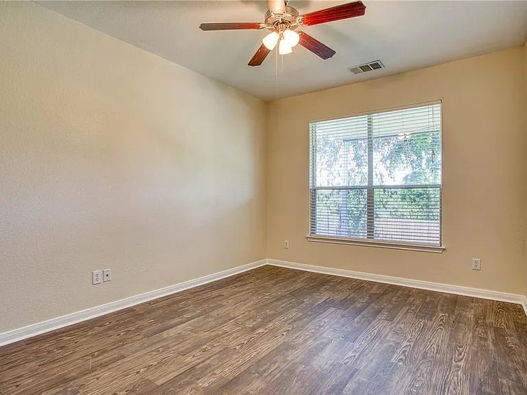 1107 Middle Brook Dr — Photo 16