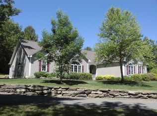 10 Village Green Cir #10, Oakland, ME 04963