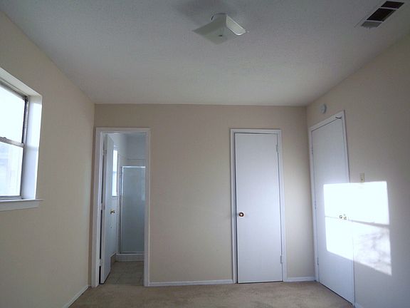4th image of 409 Simmons Dr