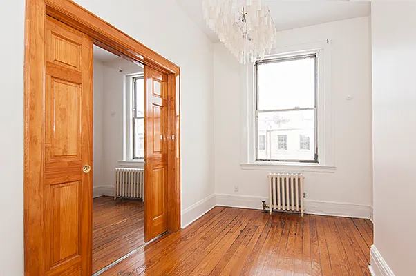 Rented by Perry Associates NYC Inc | media 53