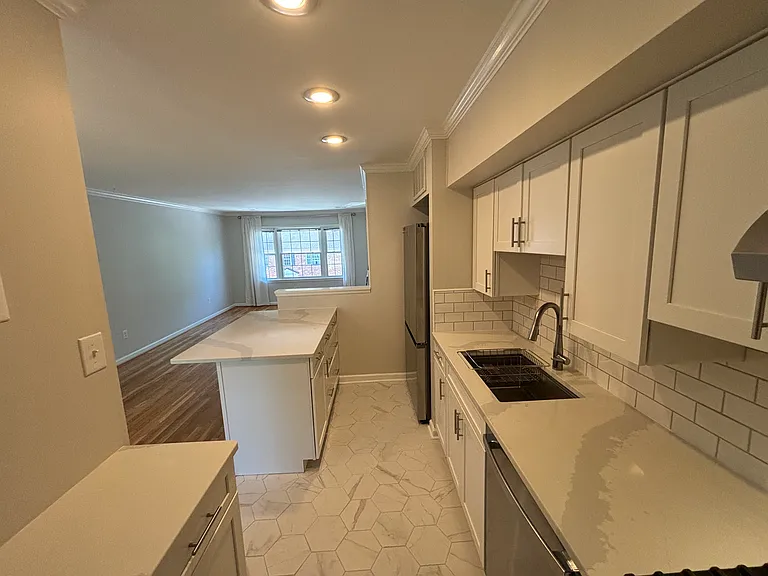 2422 Barracks Pl #3 — Photo 28