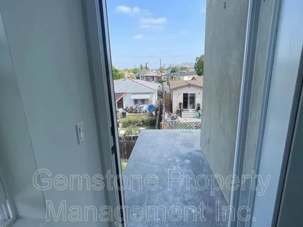 6252 Stewart St, San Diego, CA 92115