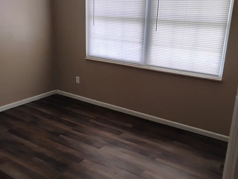 840 Center Ave #12 — Photo 17