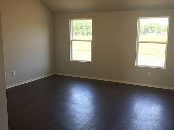 3rd image of 7008 Red Oak Ln