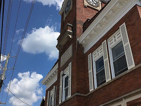 2nd image of 9 River St