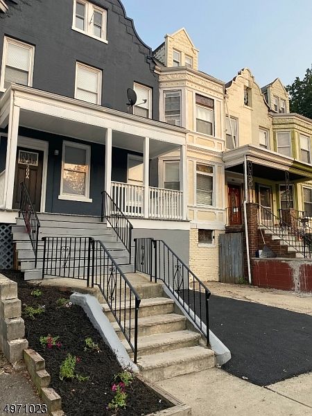 1st image of 200A N Maple Ave
