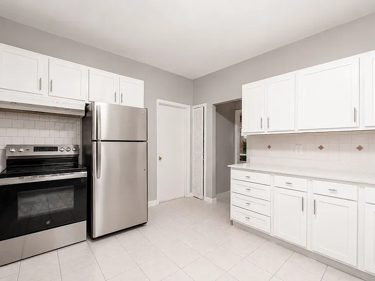 227 E Northwood Ave — Photo 8