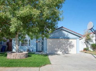 6711 N Constance Ave, Fresno, CA 93722
