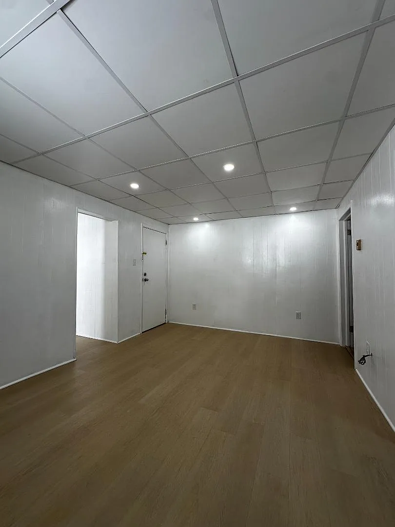 613 Louise Ave - D — Photo 3