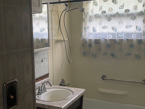 bathroom 7 x 5ft