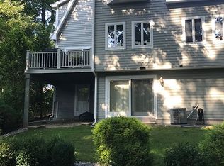 6 Farmstead Ln, Waterford, CT 06385