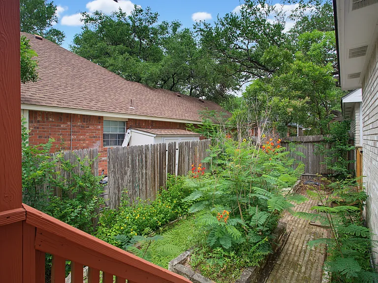 3921 Habersham — Photo 35