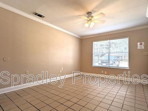 5th image of 1017 N Wall St