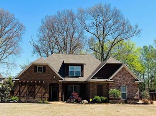 101 Branch Creek Dr, Jackson, TN 38305