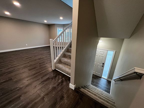 2nd image of 3335 Bali St NE