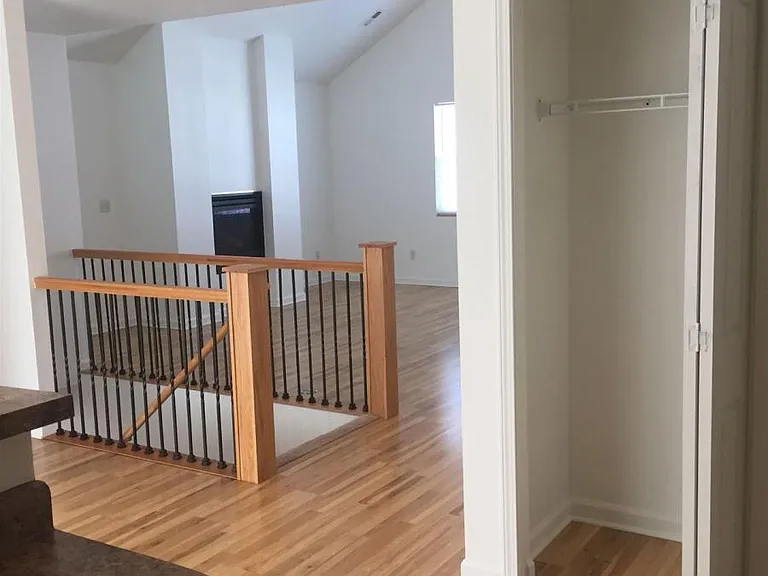 KT to stairs 201,202