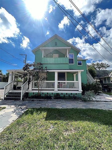 1st image of 432 8th Ave N #3