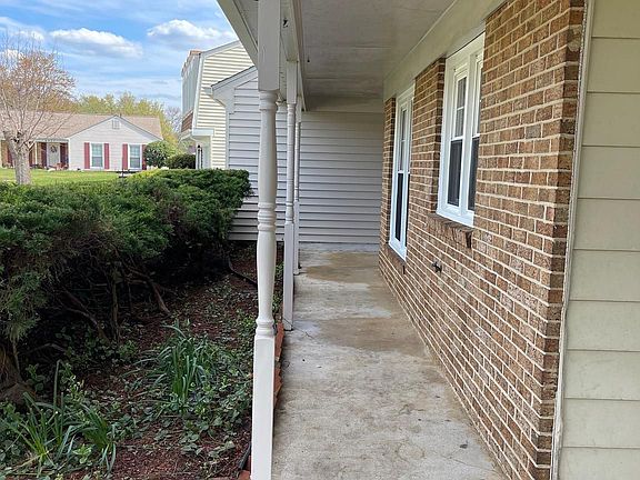 3rd image of 6918 Lodestone Ct