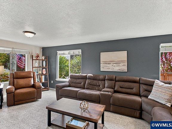 5th image of 3209 22nd Ave SE