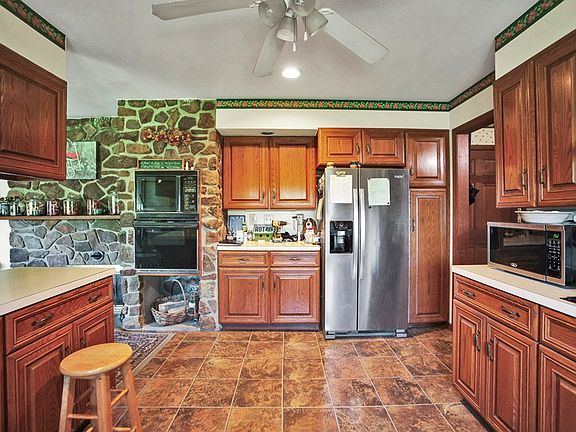 3rd image of 1297 Hilboldt Rd