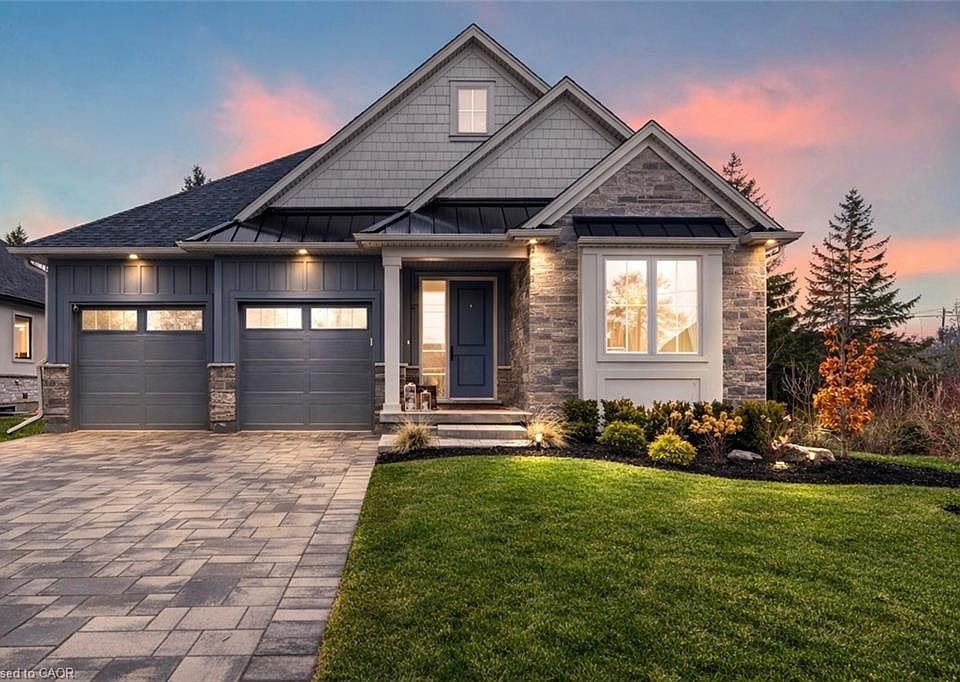 1st image of 27 Maple Leaf Ave S