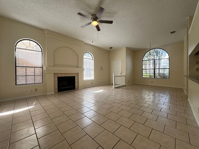 9951 Echo Plain Dr — Photo 2