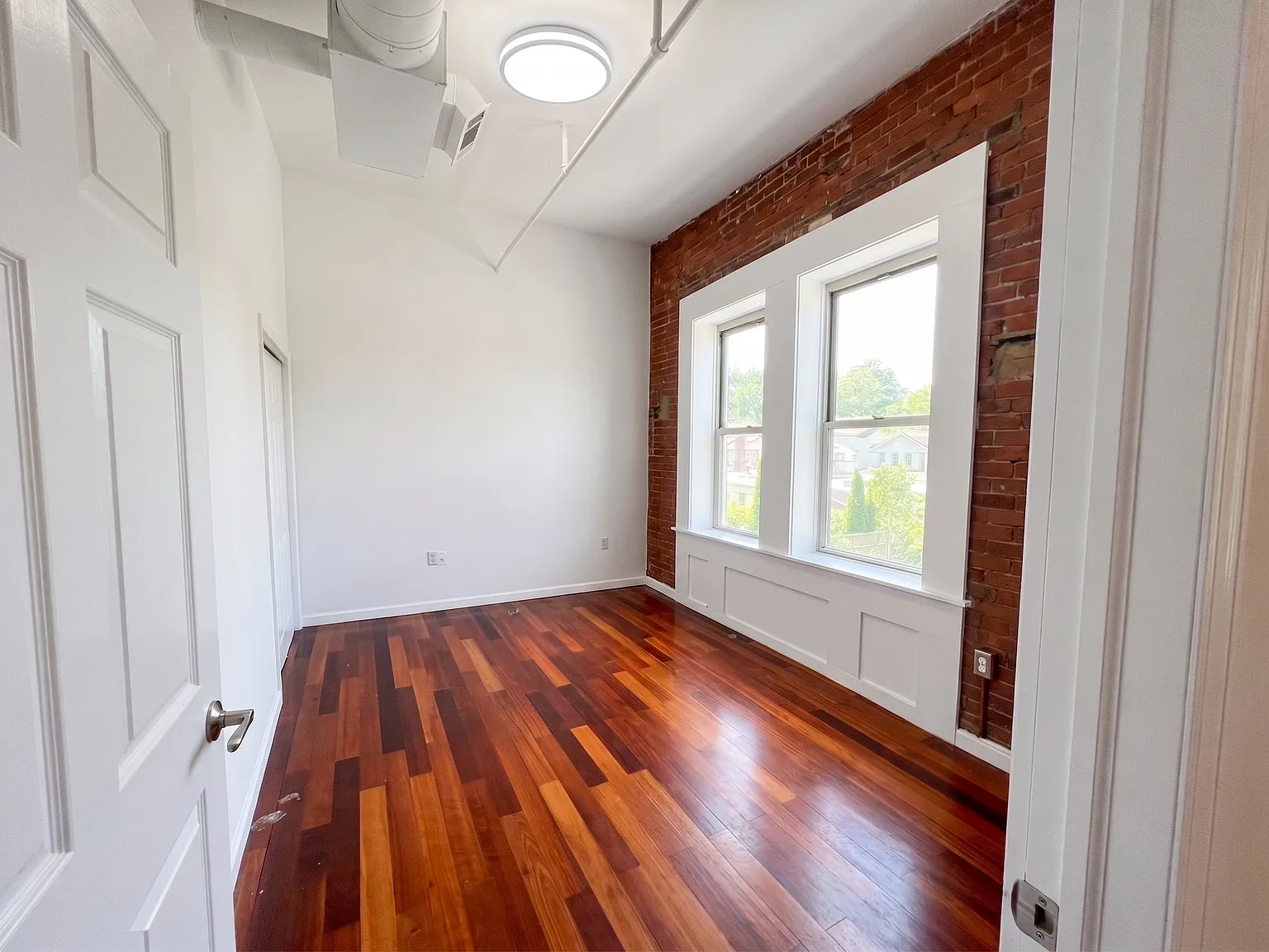 1 bed, 850 sqft, $1,995 — Photo 4